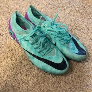 Nike mercurial vapor 15 pro men’s size 11.5 soccer cleats